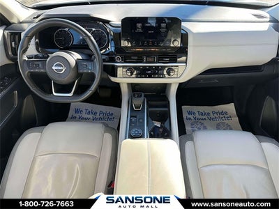 2023 Nissan Pathfinder SL