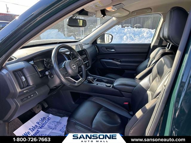 2022 Nissan Pathfinder SL