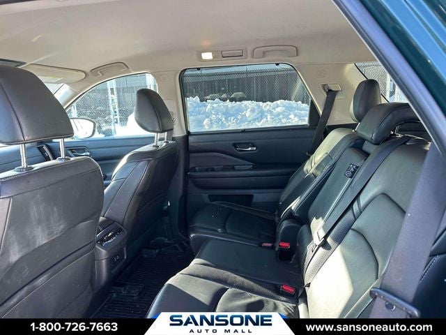 2022 Nissan Pathfinder SL