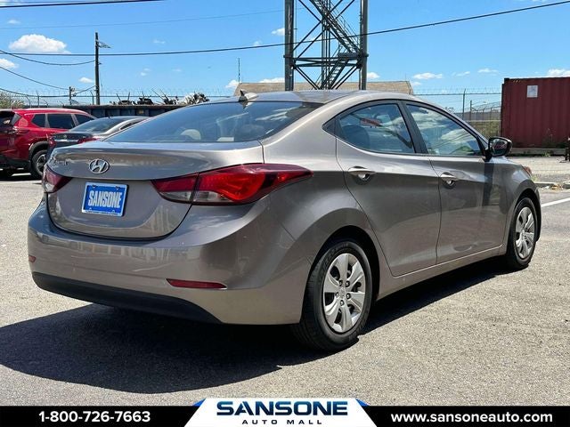 2016 Hyundai Elantra SE