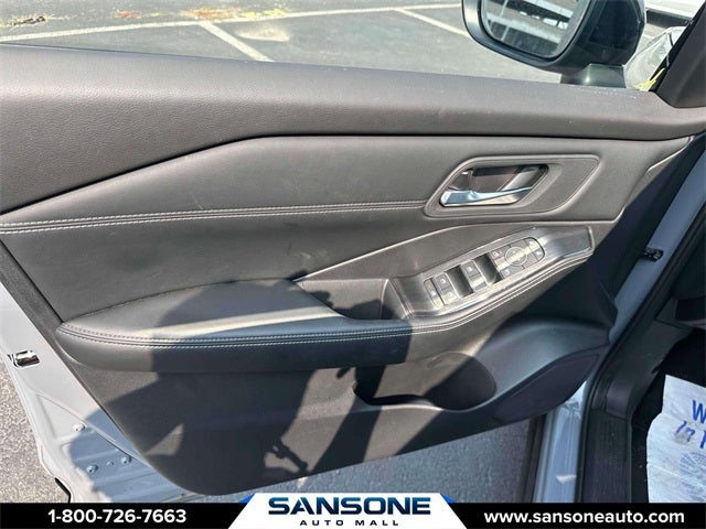 2025 Nissan Rogue SL