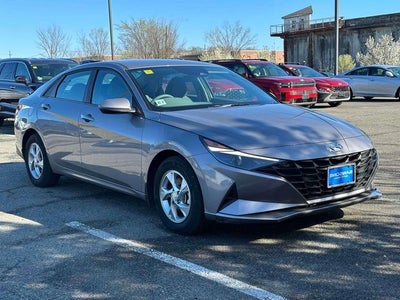 2023 Hyundai Elantra SE