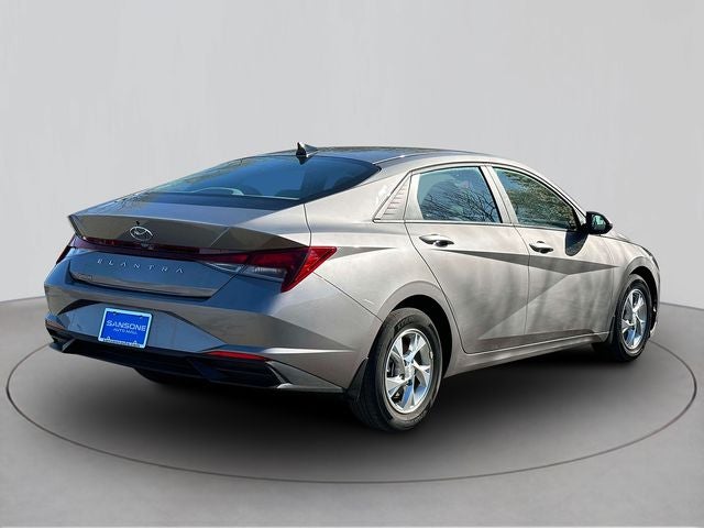 2023 Hyundai Elantra SE