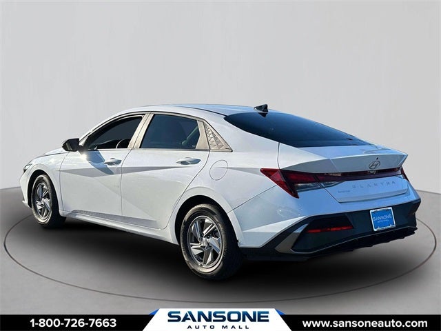 2024 Hyundai Elantra SE