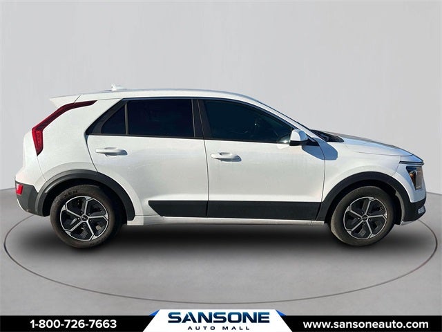 2023 Kia Niro LX