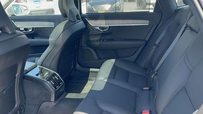 2023 Volvo S90 B6 Plus
