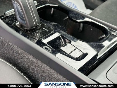 2022 Volvo XC40 R-Design