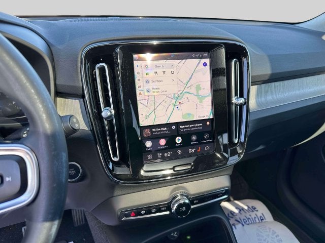 2024 Volvo XC40 B5 Plus Dark Theme