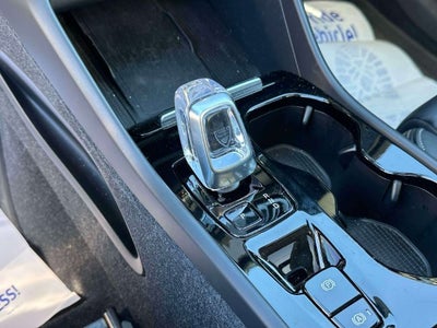 2024 Volvo XC40 B5 Plus Dark Theme
