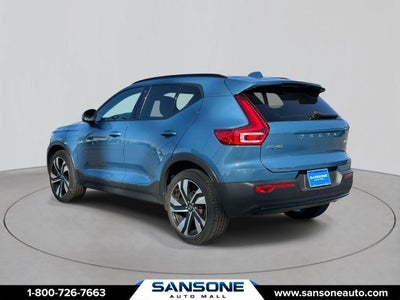 2024 Volvo XC40 B5 Plus Dark Theme